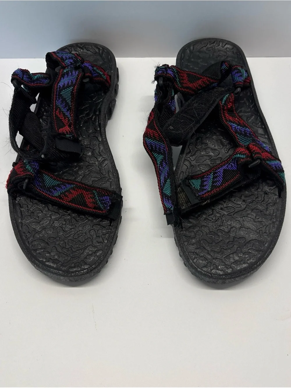 Men's Black shoremates Sandal with Multicolor Patterned Straps size 9